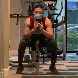 Meet your Posher, Hoang